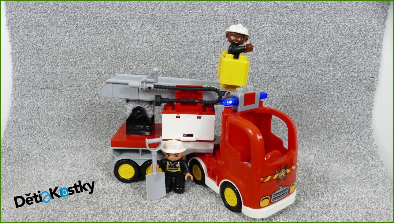 Lego® Duplo® Hasičské Auto s Návěsem a Příšlušenstvím a Hasiči