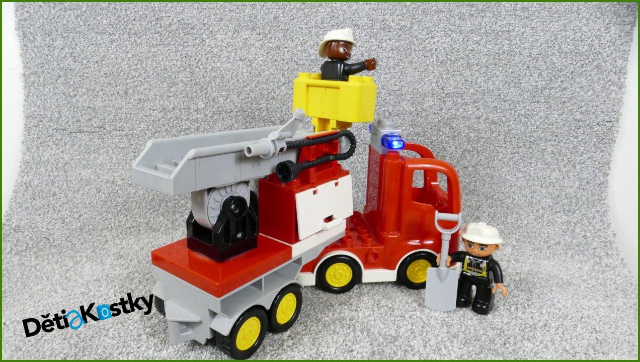 Lego® Duplo® Hasičské Auto s Návěsem a Příšlušenstvím a Hasiči