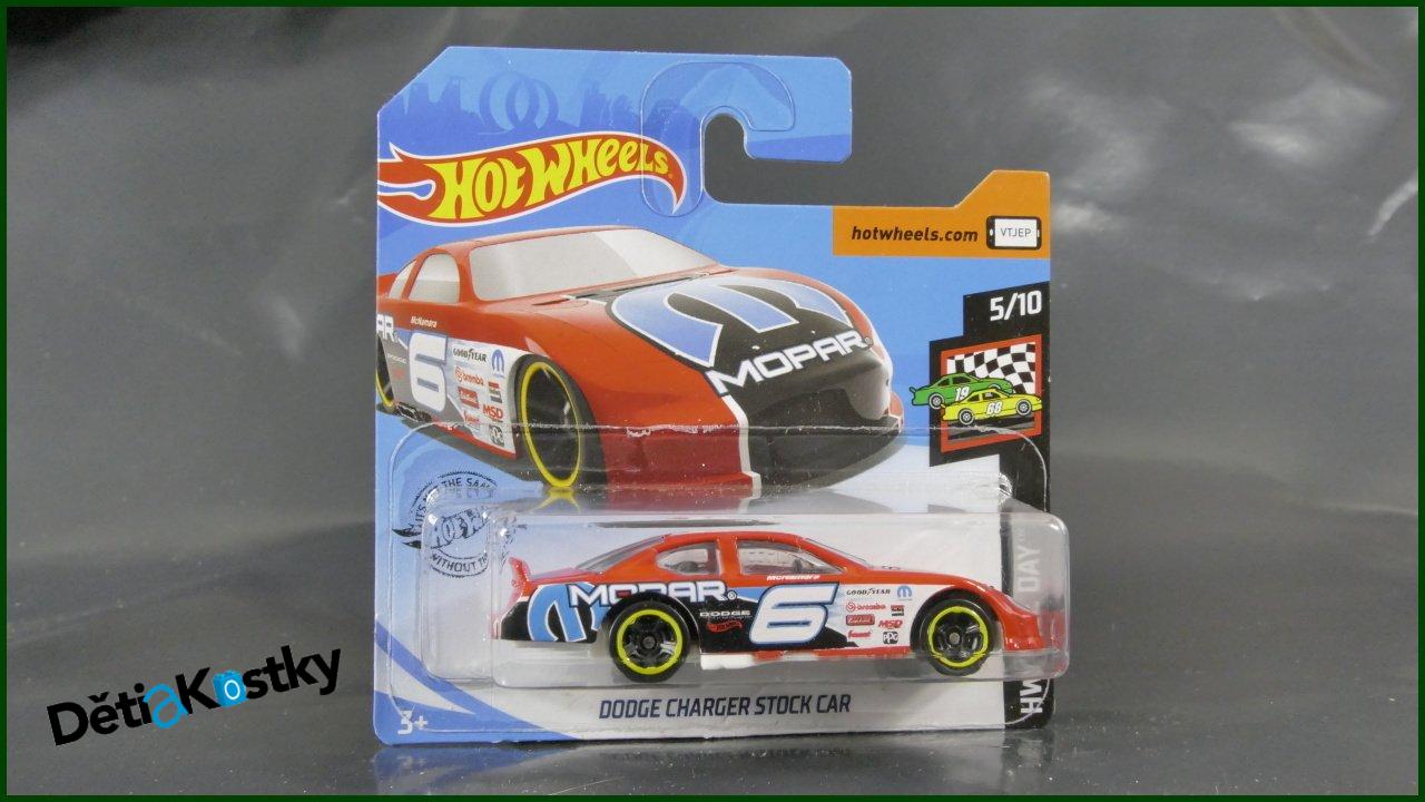 Angličák Hot Wheels Autíčko Dodge Charger Stock Car (HW RACE DAY)