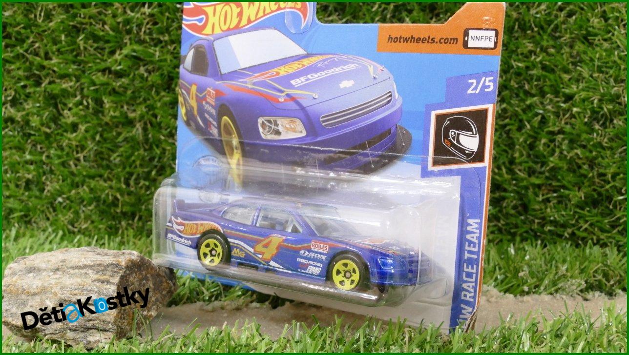 Angličák Auta Hot Wheels 2010 Chevy Impala (HW RACE TEAM)