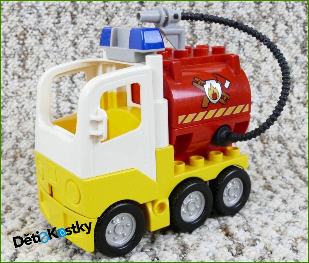 Lego® Duplo® Letištní Tahač s Červenou Cisternou
