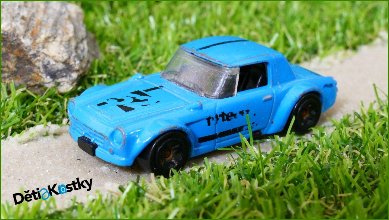 Model Autíčka Hot Wheels Fairlady 2000 - drhnou kola