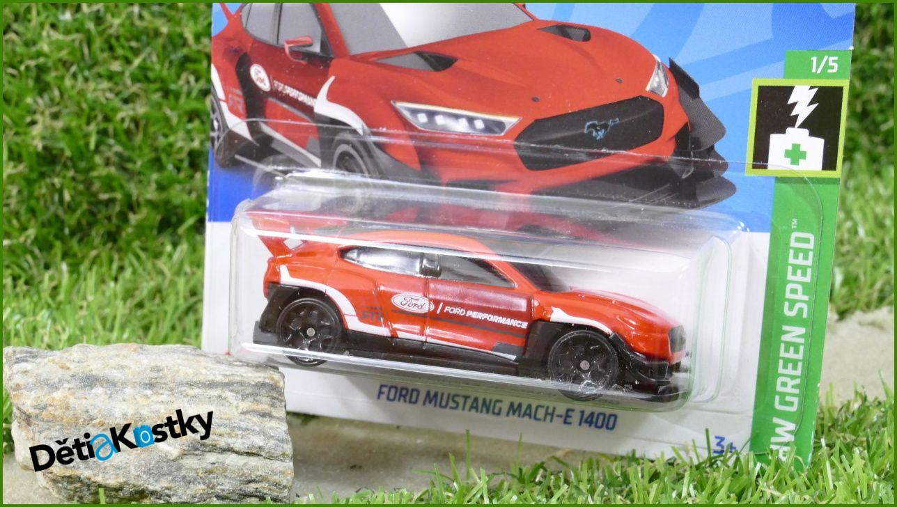 Angličák Model Autíčka Hot Wheels Autíčko Ford Mustang Mach-E 1400 (HW GREEN SPEED) - prasklý plast krabičky vzadu