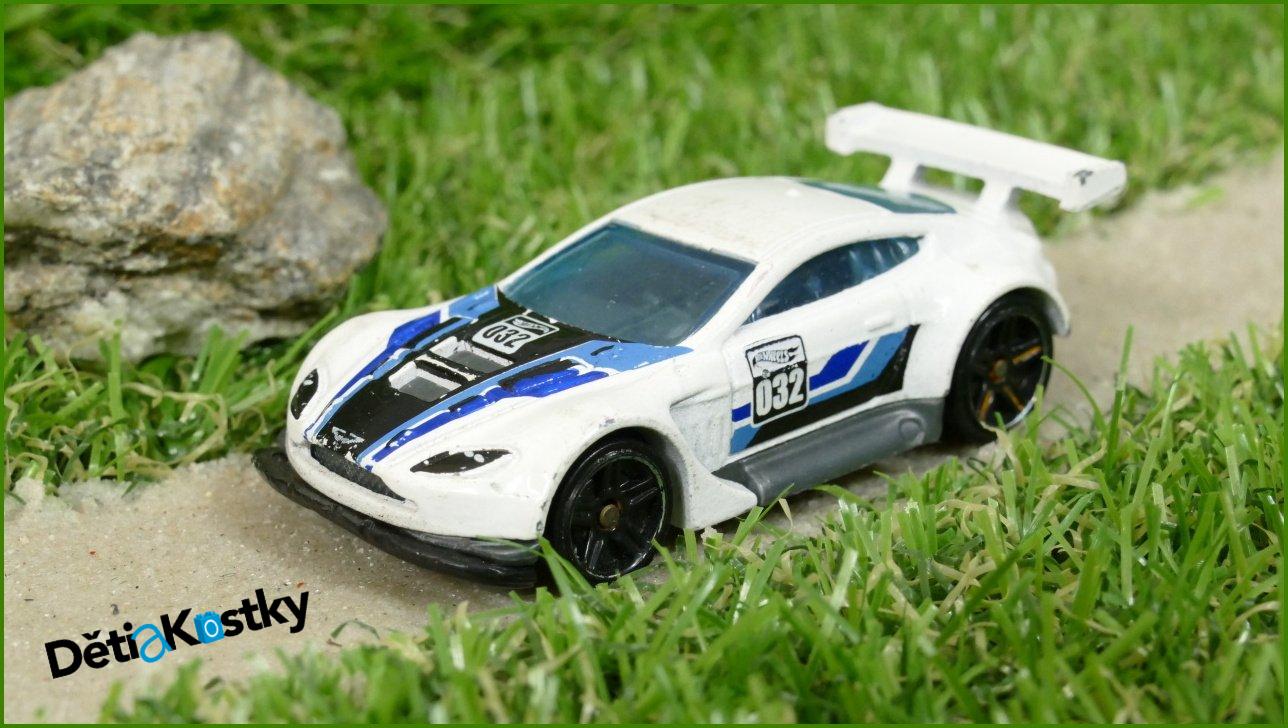 Angličák - Autíčko Hot Wheels Aston Martin Vantage GT3