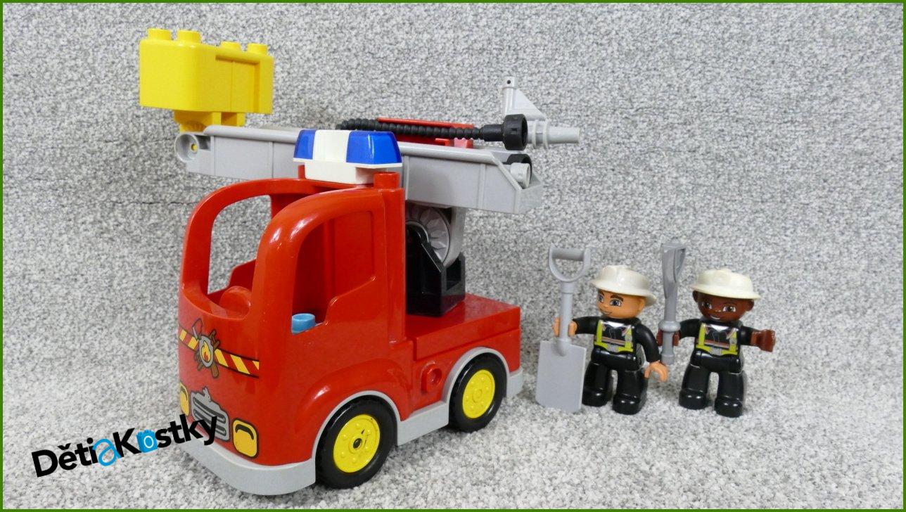 Lego® Duplo® Hasičské Auto s Otočným Žebříkem a Dvěma Hasiči