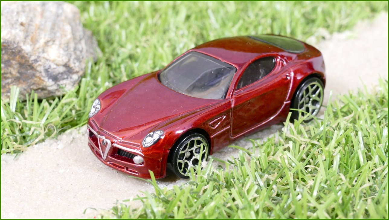 Angličák - Hot Wheels Alfa Romeo 8C Competizione