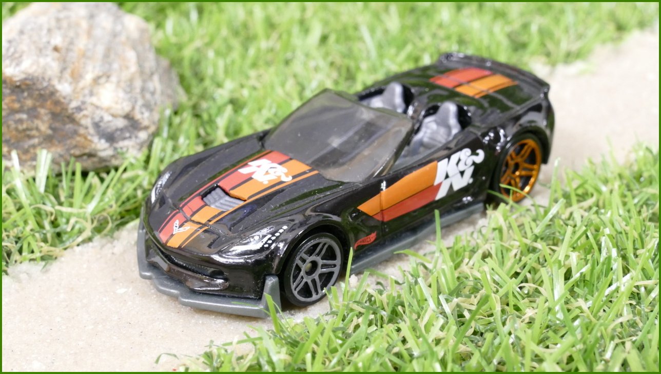 Angličák - Autíčko Hot Wheels Corvette C7 Z06 Convertible