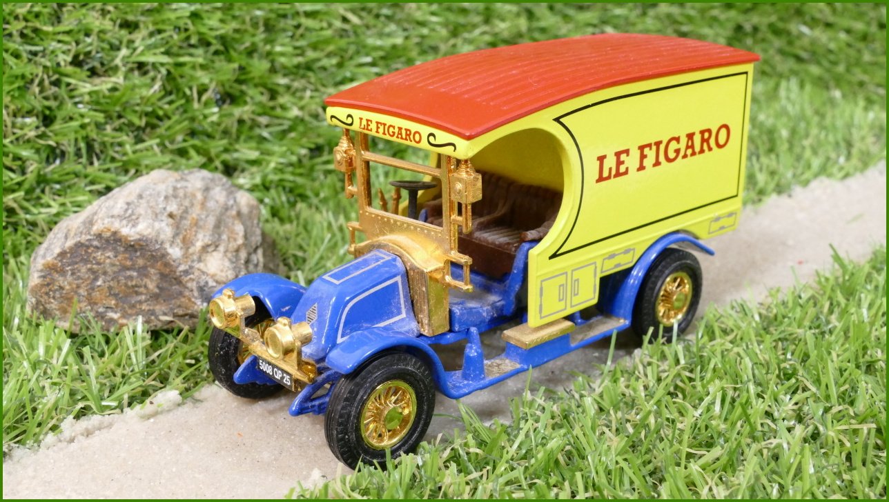 Autíčko Matchbox Models of Yesteryear - 1910 Renault AG - Le Figaro
