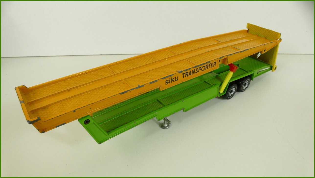 Model Siku Autíčko 3112 Transporter - chybějící části mezi rampami