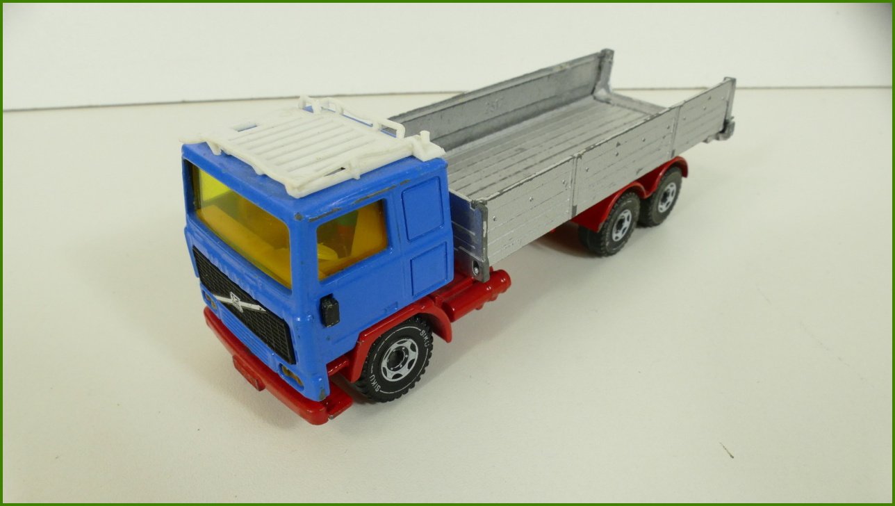 Model Siku Autíčko 2517 Volvo F12 Turbo 6 - bez zrcátek a částí na kabině