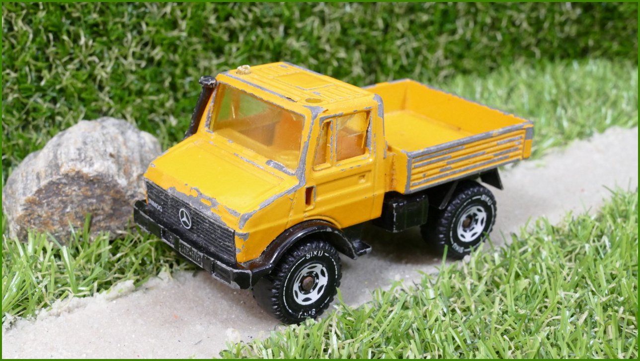 Model Siku Autíčko Mercedes Unimog - bez zrcátka a majáčků