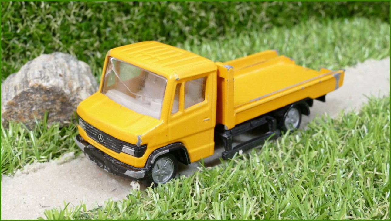 Model Siku Autíčko Mercedes-Benz - prasklé přední sklo