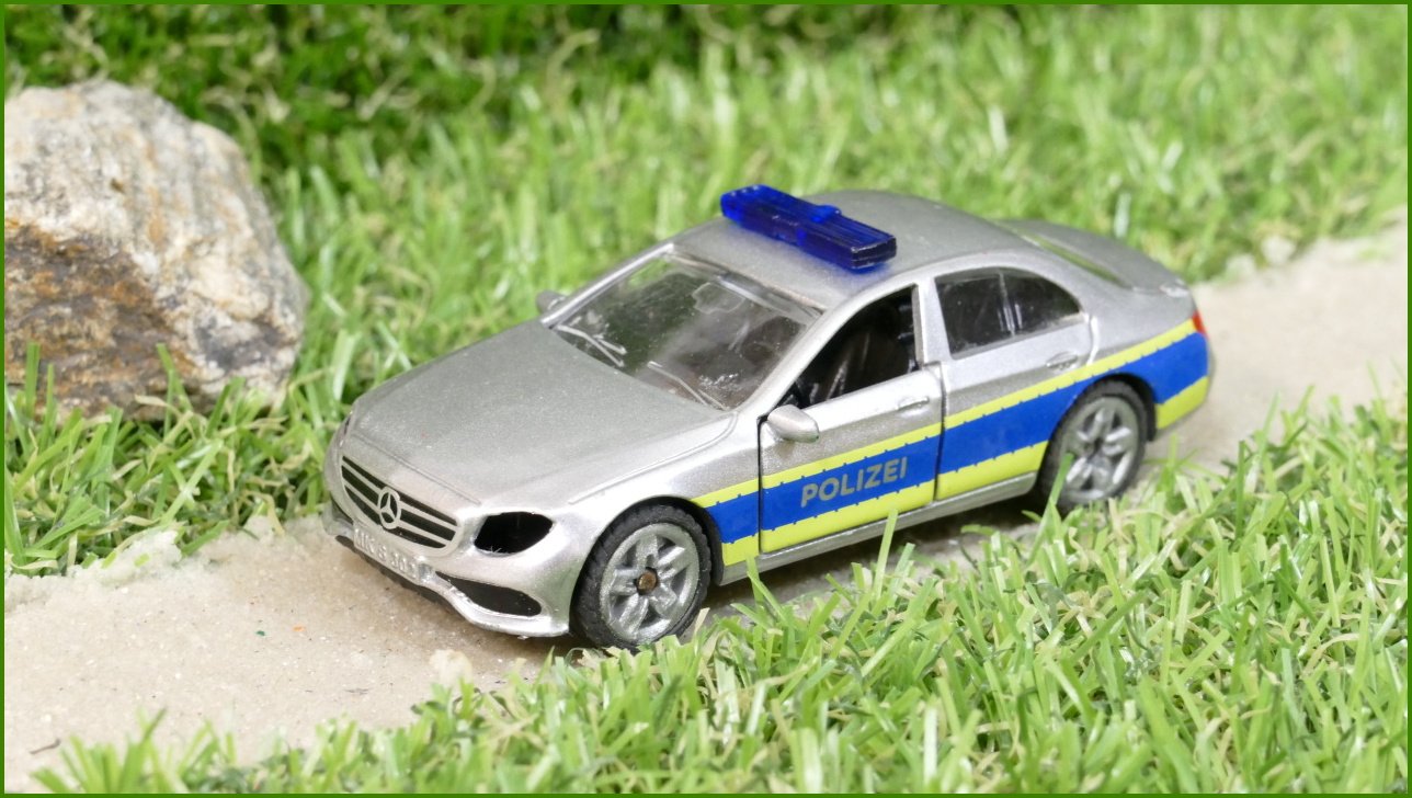 Angličák Siku Autíčko Mercedes-Benz E 350d - chybí levé přední světlo