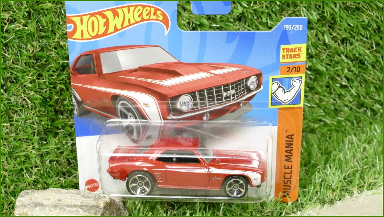Angličák Model Autíčka Hot Wheels ´69 Copo Camaro (MUSCLE MANIA)