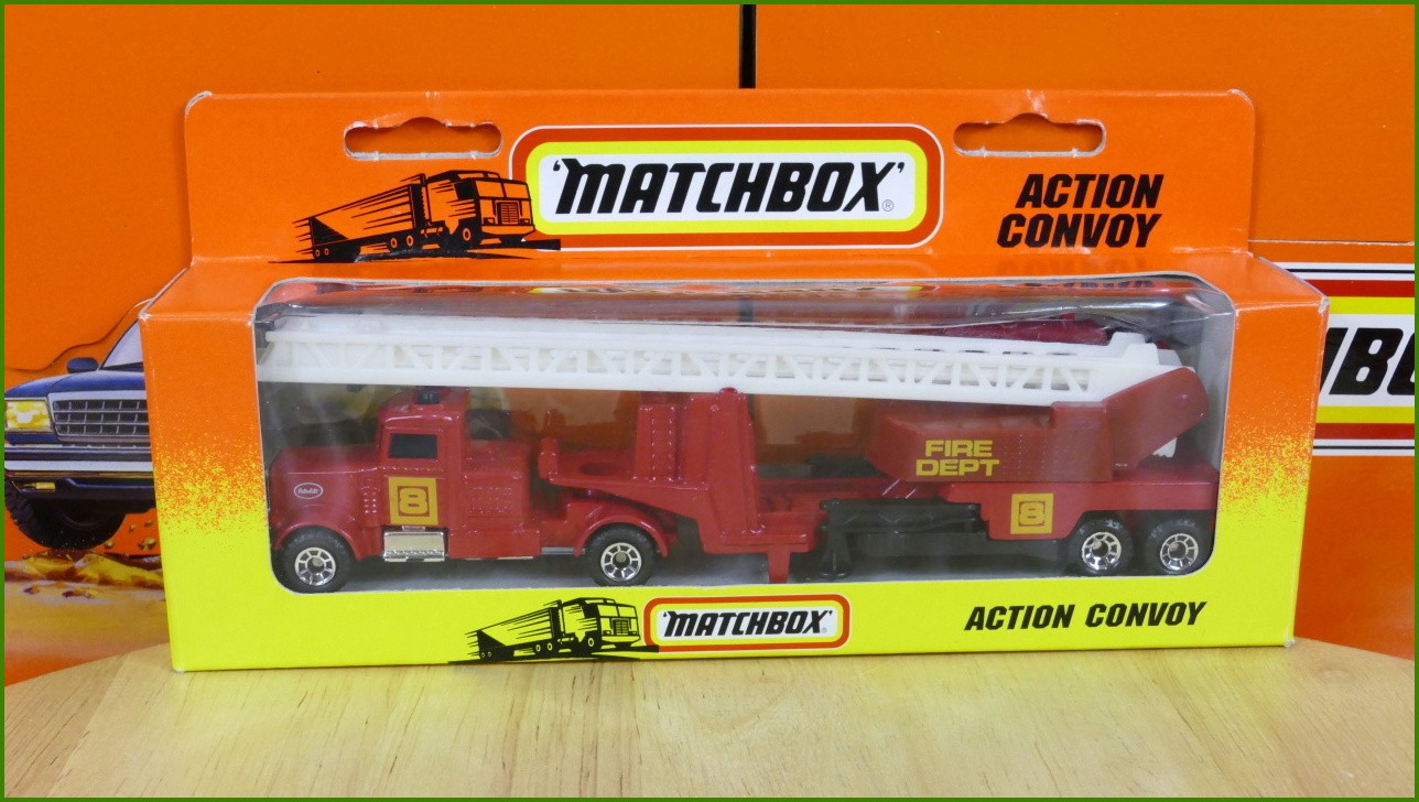 Model Matchbox Convoy Peterbilt - Fire Dept Trailer