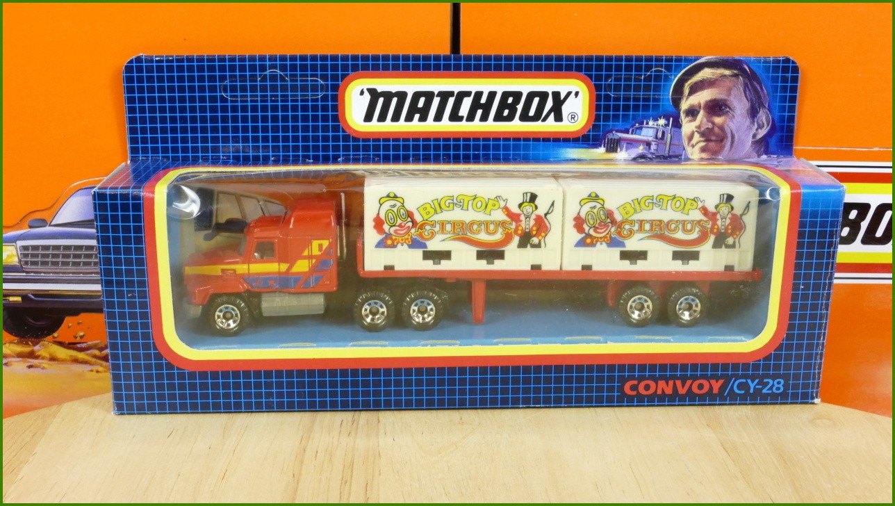 Model Matchbox Convoy CY-28 - Mack CH600 - Big-Top Circus Trailer