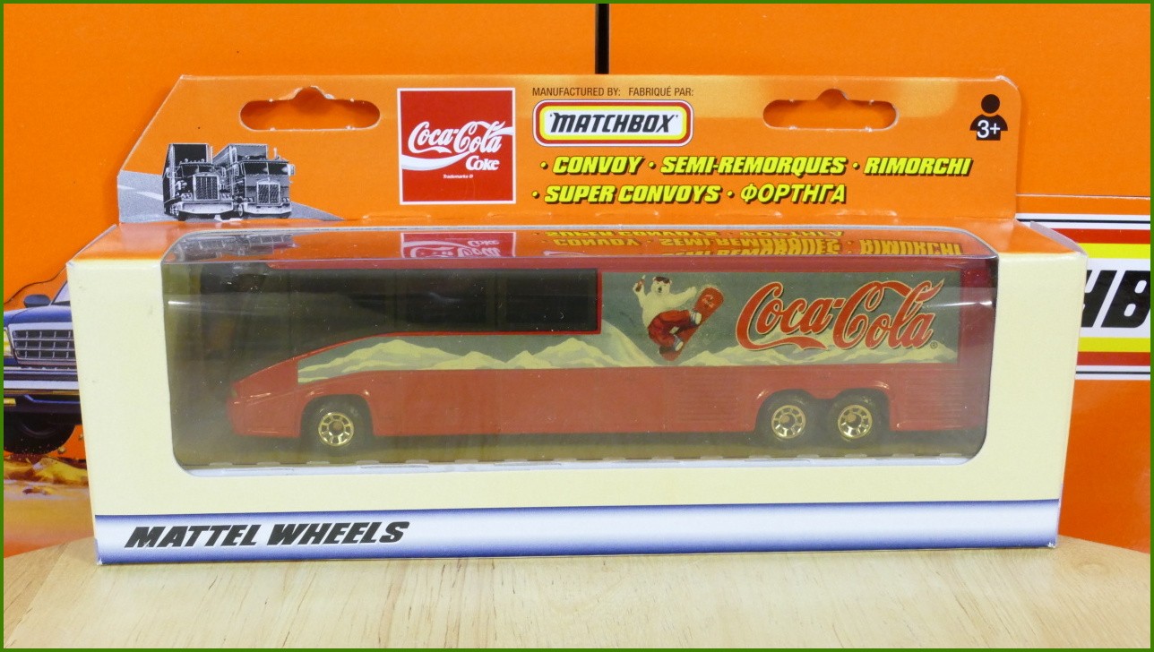 Model Matchbox Convoy Coca-Cola Coach Bus