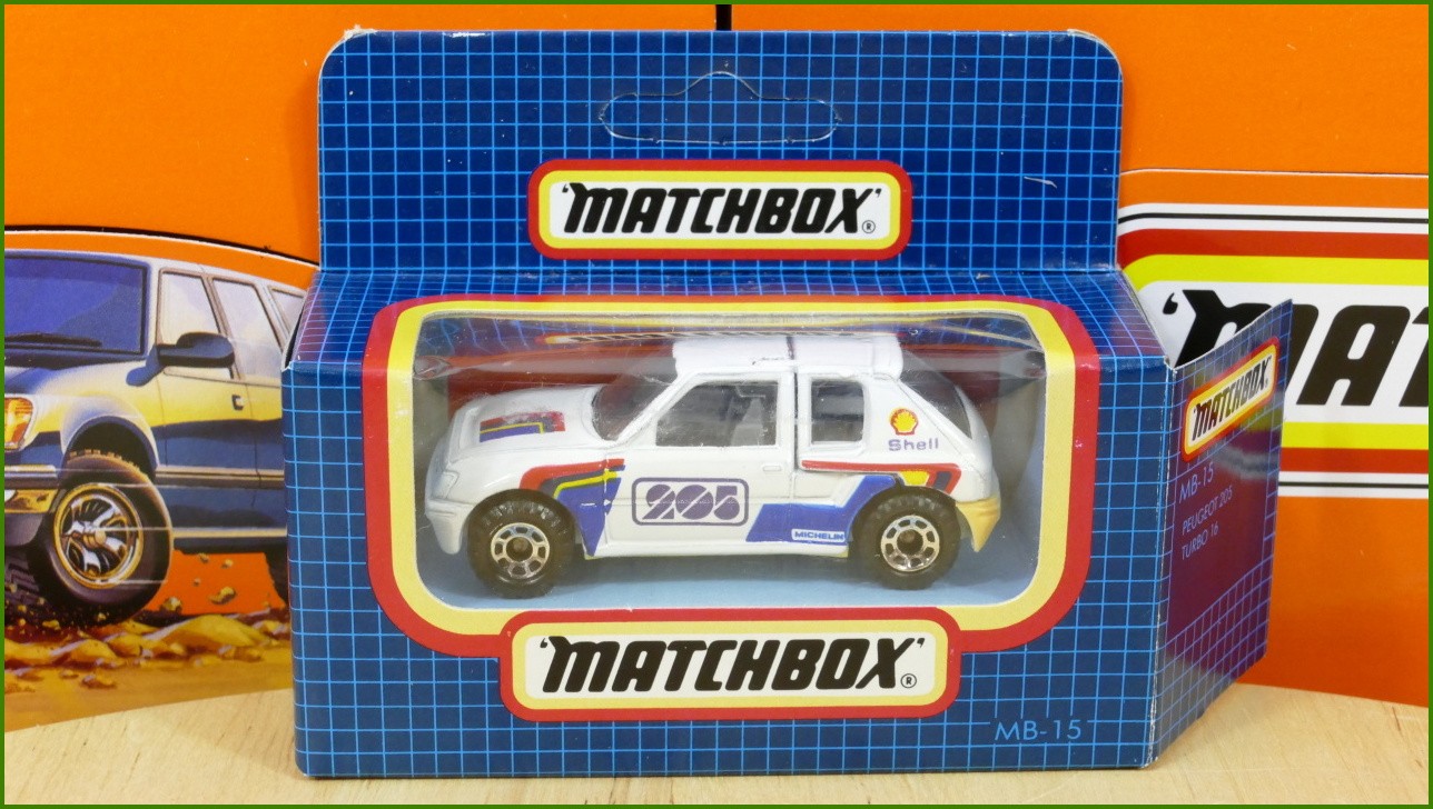 Matchbox Model MB-15 - Peugeot 205 Turbo 16 - zažloutlý roh zadního nárazníku