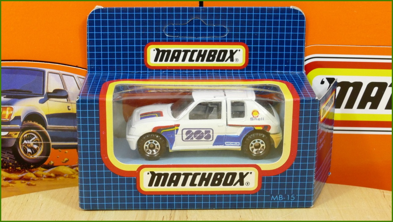 Matchbox Model MB-15 - Peugeot 205 Turbo 16 - zažloutlý roh zadního nárazníku