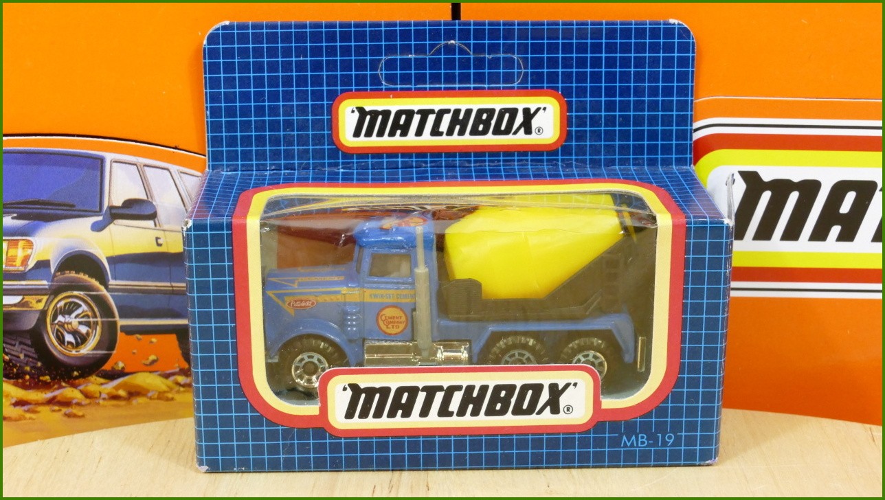 Matchbox Model MB-19 - Peterbilt Beton Mixer