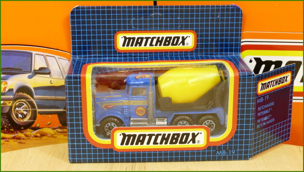 Matchbox Model MB-19 - Peterbilt Beton Mixer