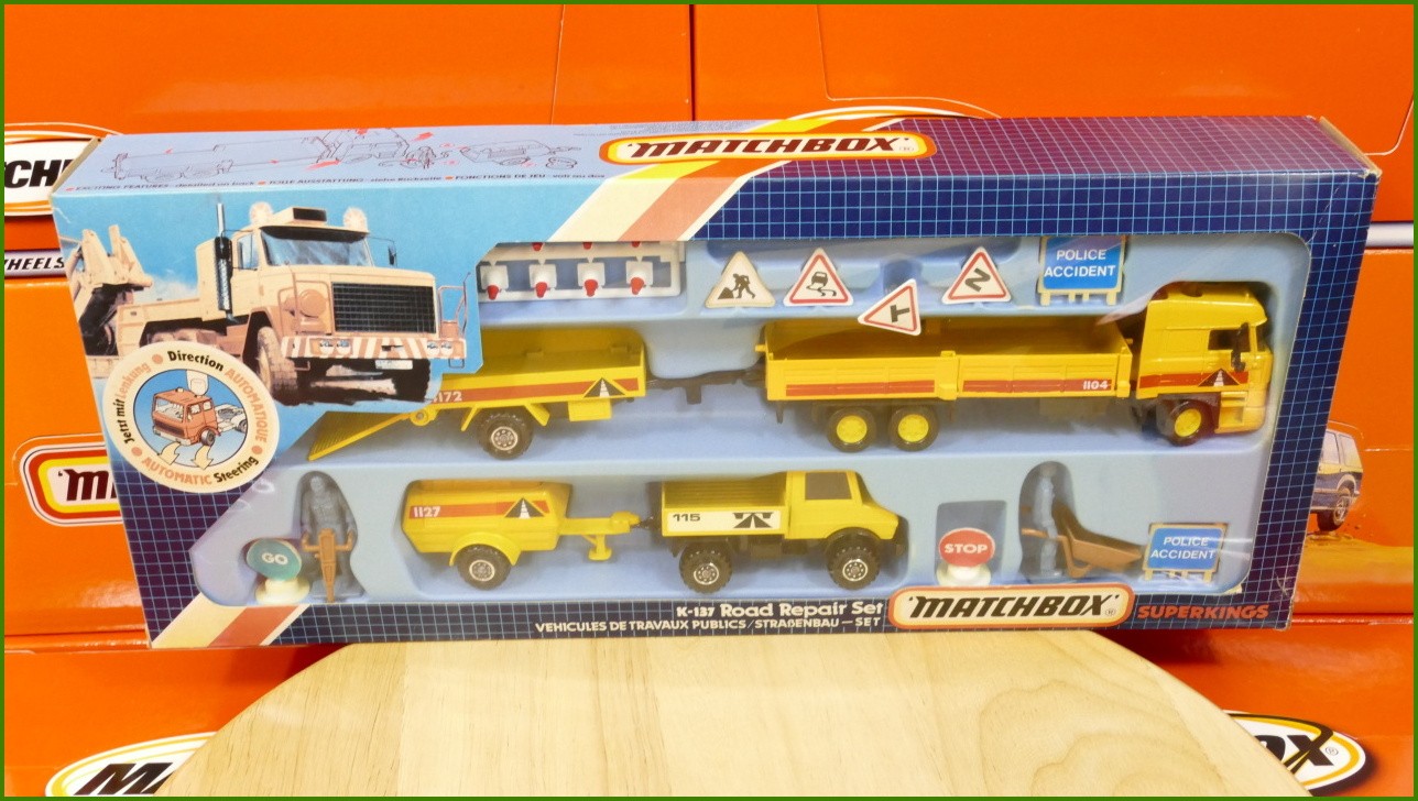 Matchbox Superkings K-137 Road Repair Set - Police Accident Tabule Zteřelé/Prasklé