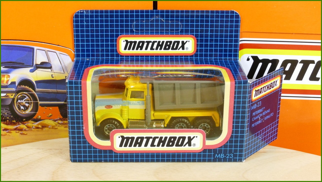 Angličák Matchbox MB-23 - Peterbilt Tipper Truck