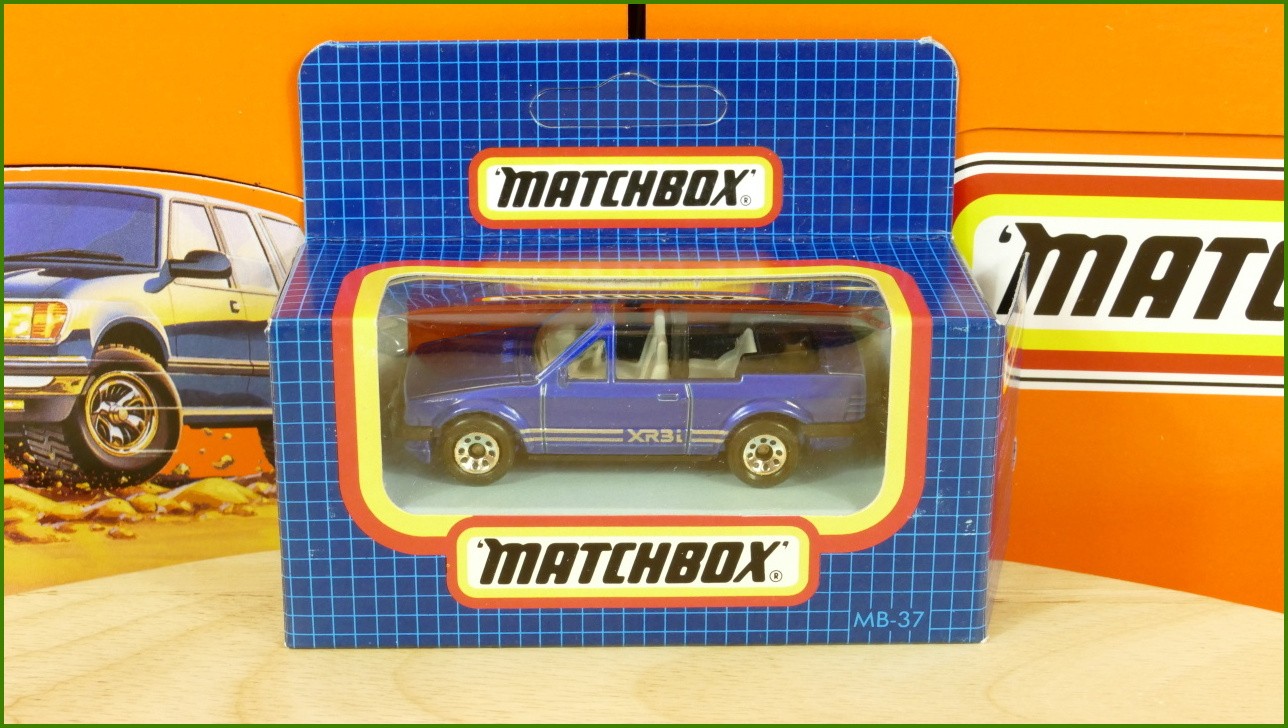 Autíčko Angličák Matchbox MB-37 - Ford Escort XR3i Cabriolet