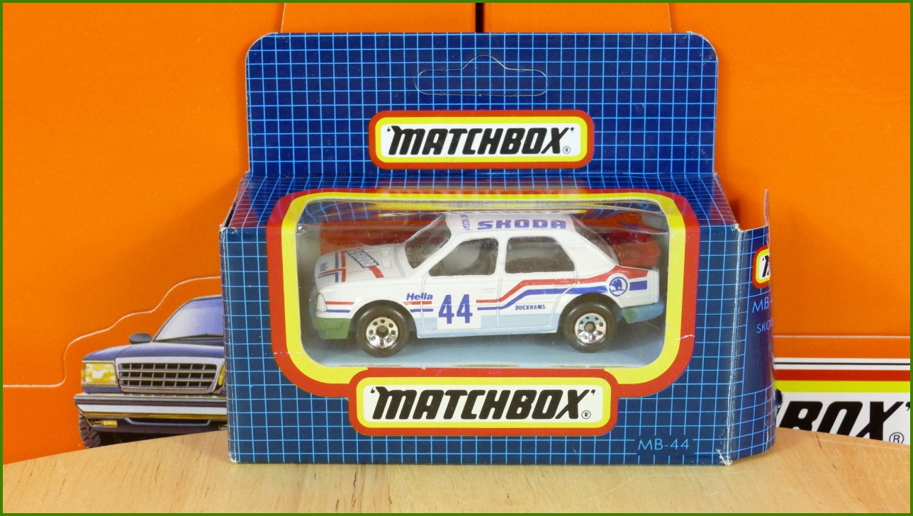 Autíčko Angličák Matchbox MB-44 - Škoda 130 LR - zabarvená levá strana nárazníků