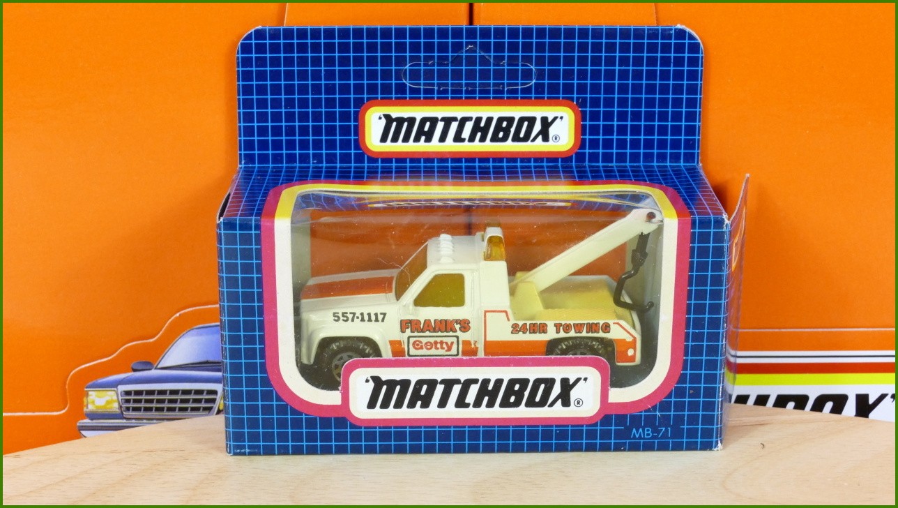 Anglilčák Matchbox Autíčko MB-71 - GMC Wrecker - zažloutlý plast na korbě s hákem, drobná prasklinka plastu krabičky