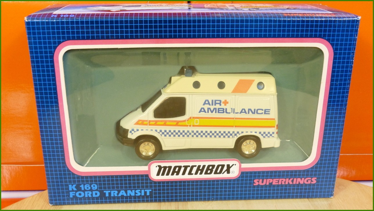 Anglilčák Matchbox Autíčko K-169 - Superkings - Ford Transit Ambulance