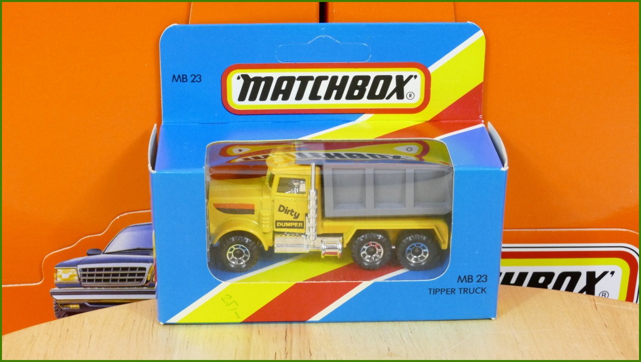 Matchbox Model Autíčka MB23 - Tipper Truck