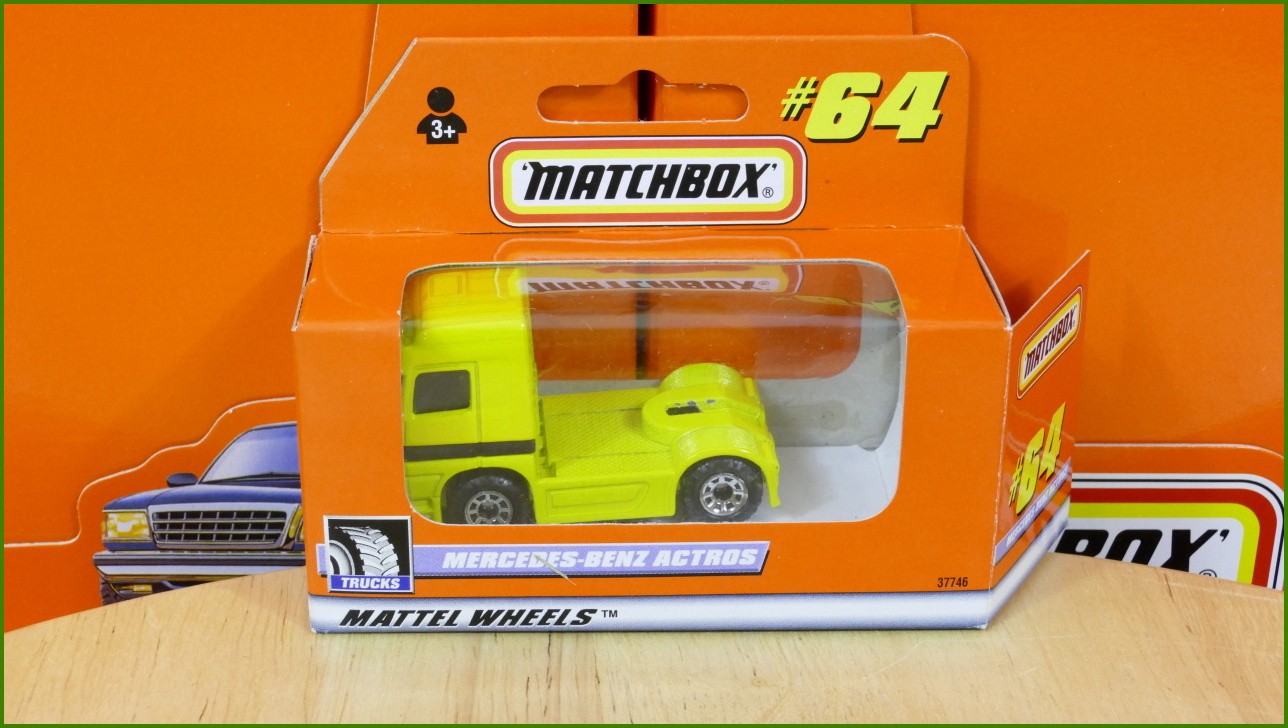 Matchbox Model Autíčka No.64 - Mercedes-Benz Actros