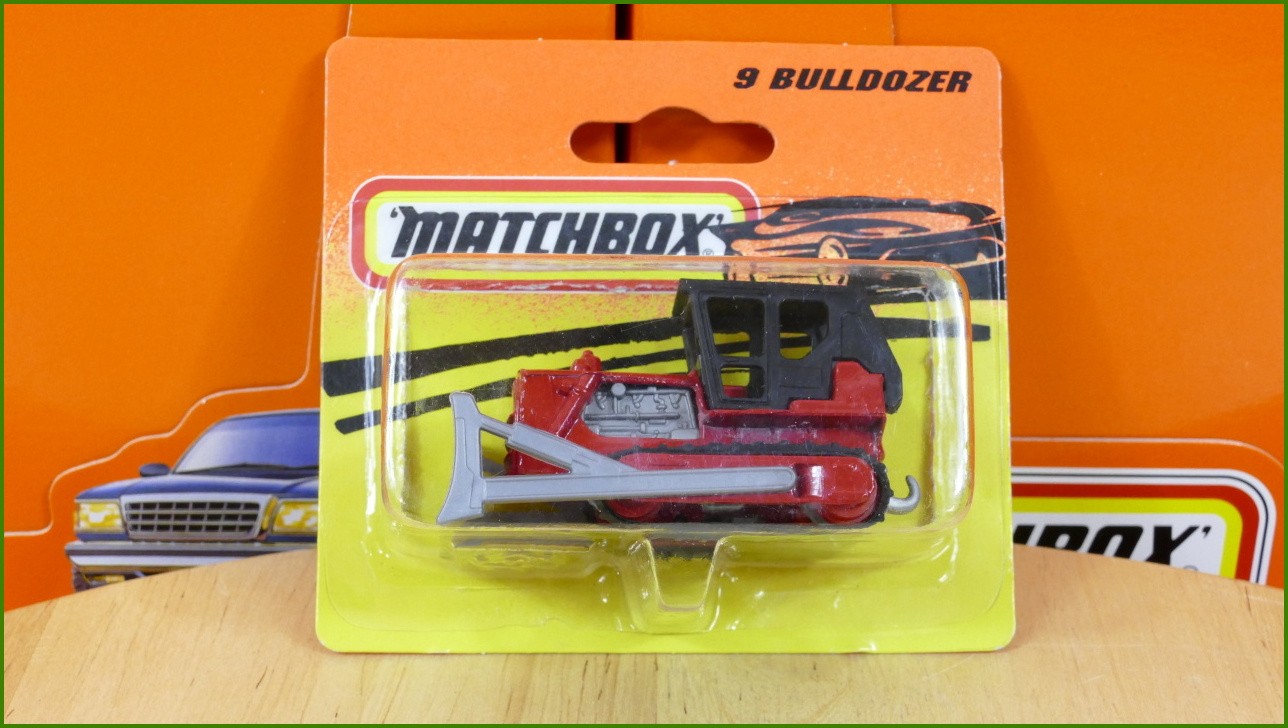 Matchbox Model Autíčka (Made in China) No.9 - Bulldozer