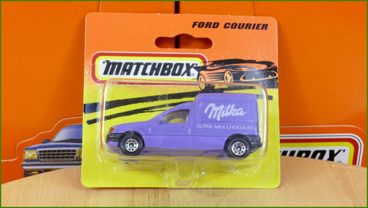 Matchbox Model Autíčka - Ford Courier (neotevřeno)