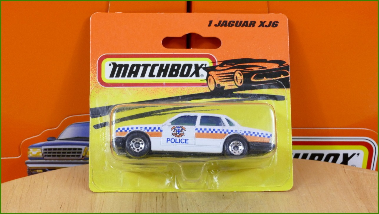Matchbox Model Autíčka No.1 - Jaguar XJ6 (neotevřeno)