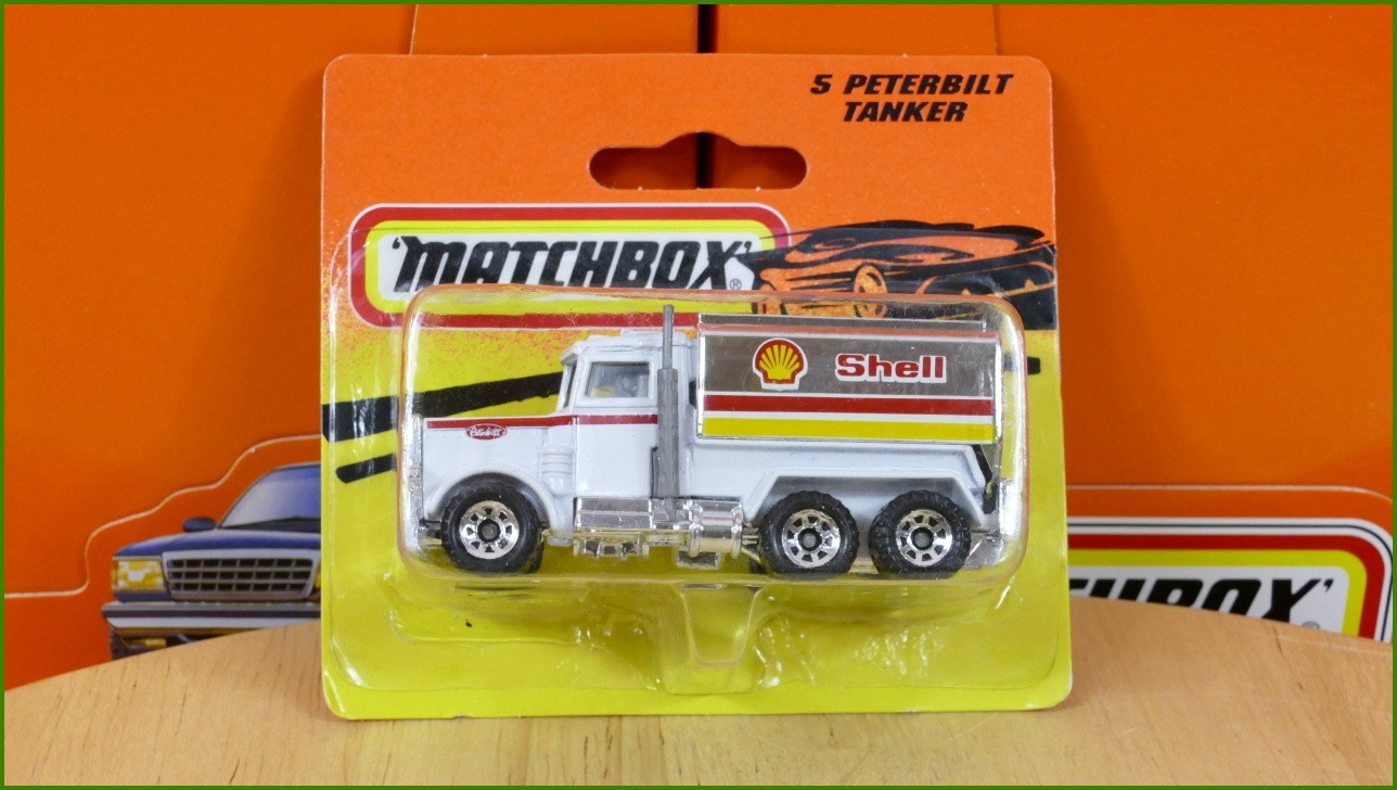 Matchbox Model Autíčka No.5 - Peterbilt Tanker Shell (neotevřeno)