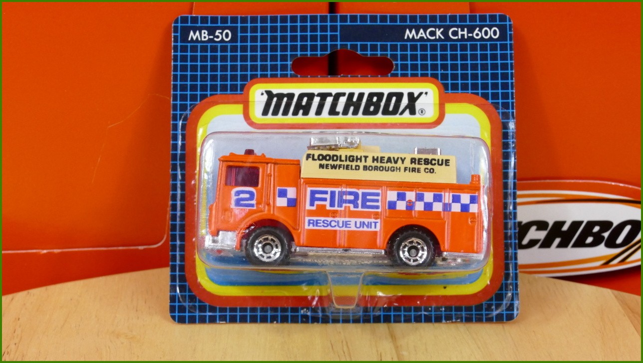 Matchbox Model Autíčka (Made in China) MB-50 - Mack Auxiliary Power Truck