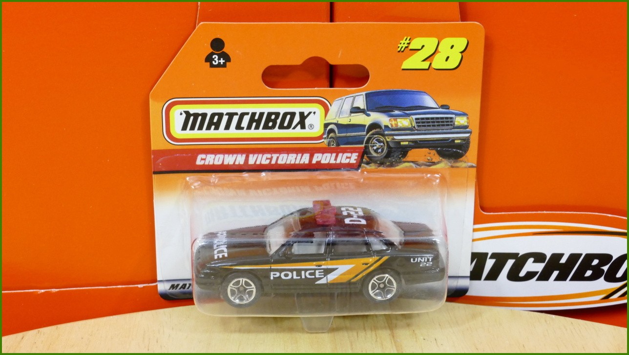 Matchbox Autíčko (Made in Thailand) No.28 - Crown Victoria Police