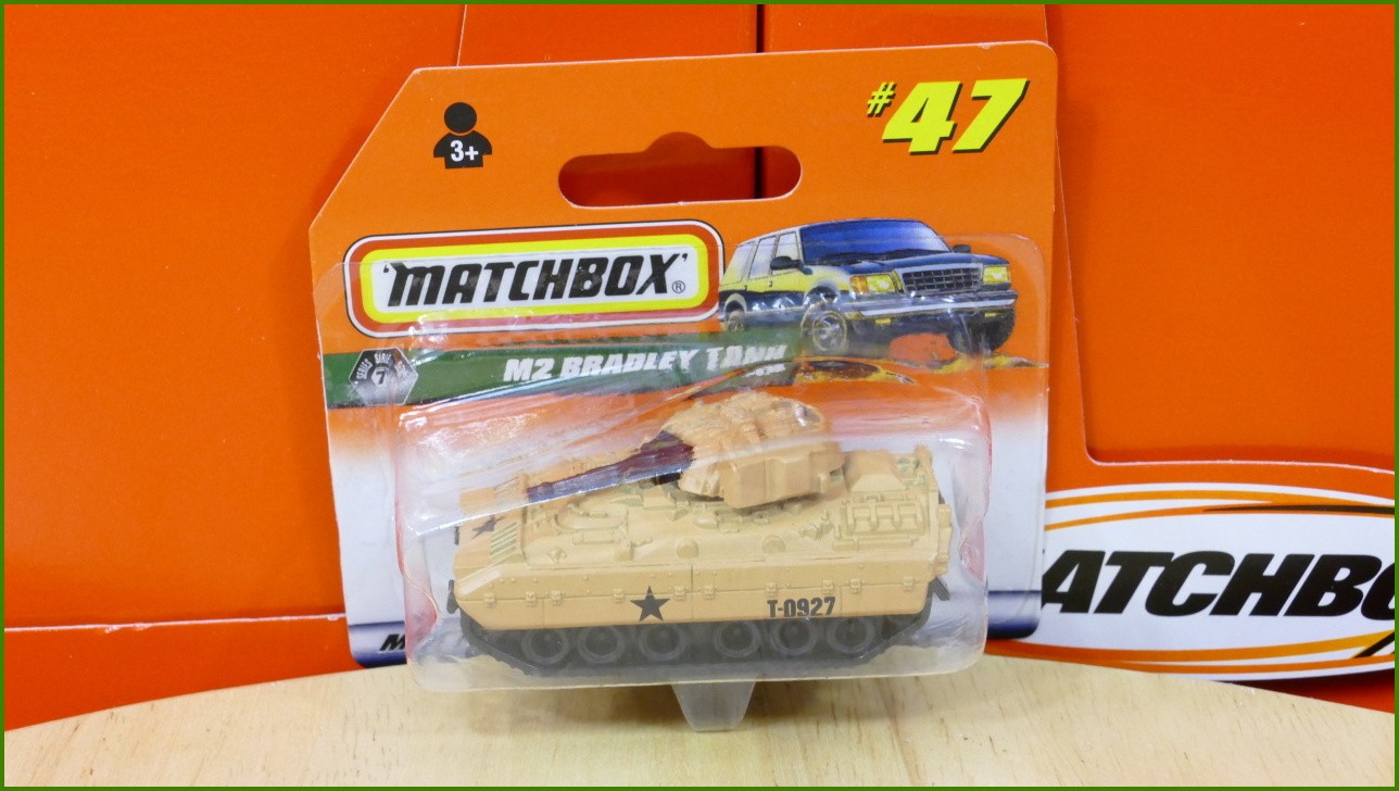 Matchbox Autíčko (Made in China) No.47 - M2 Bradley Tank