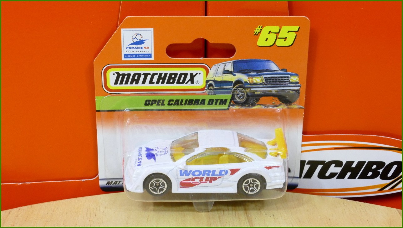 Matchbox Autíčko (Made in China) No.65 - Opel Calibra DTM
