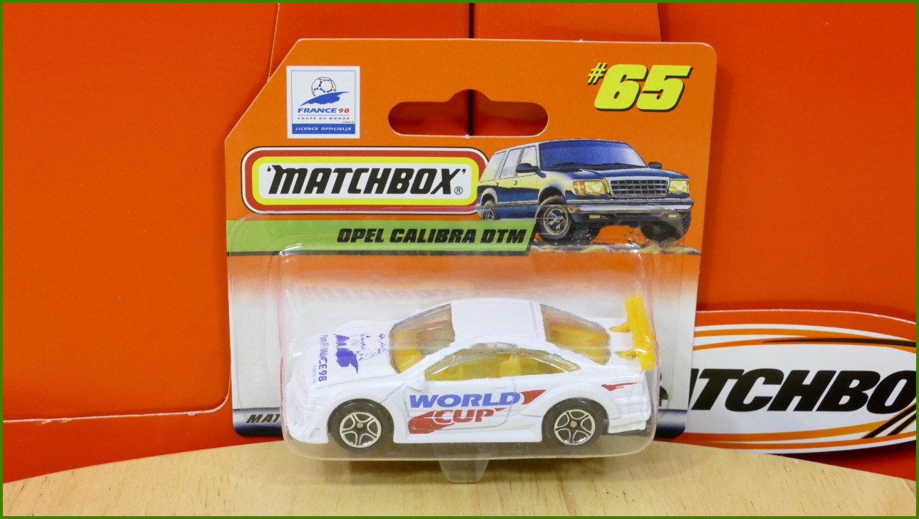 Matchbox Autíčko (Made in China) No.65 - Opel Calibra DTM