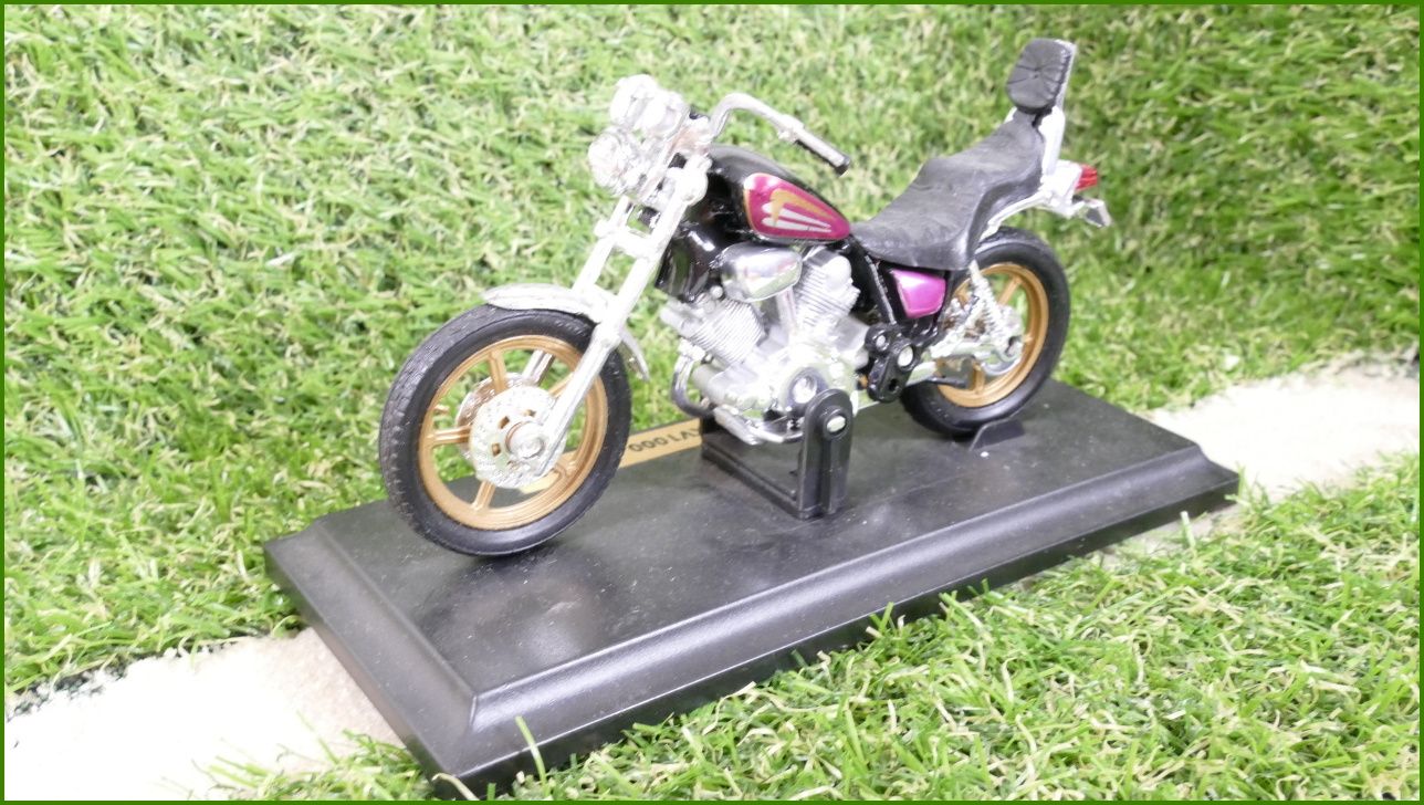Model Replika Maisto Motorka 1:18 - Yamaha XV1000 Virago