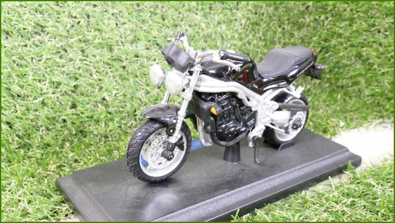 Model Replika Maisto Motorka 1:18 - Triumph Speed Triple