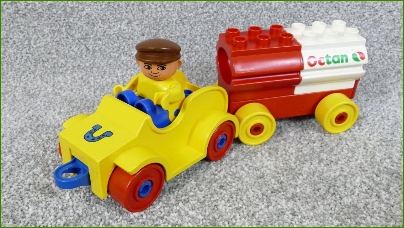 Lego Duplo autíčko s vozíkem a cisternami