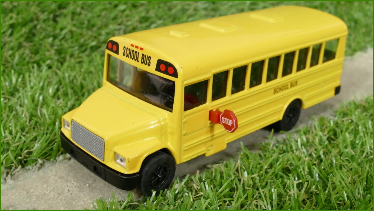 Model Autíčka Welly 1:34 - School Bus No.43601
