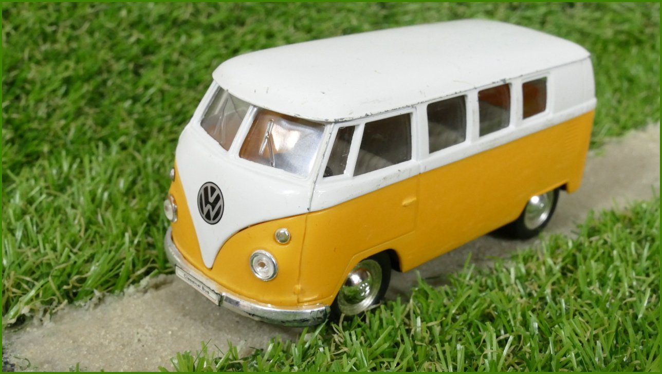Model Autíčka Welly 1:34 - Volkswagen Microbus (1962) No.9764