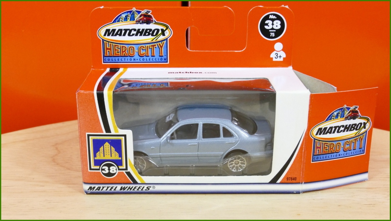Matchbox Autíčko Hero-City No.38 - Mercedes-Benz E-Class