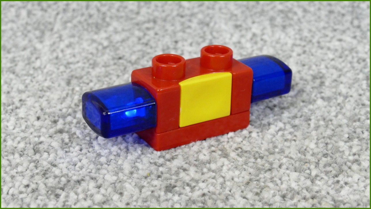 Lego® Duplo® Majáček/Maják - Houká Bliká - Červeno-Žlutý (Boční Tlačítko) (Včetně Baterií)