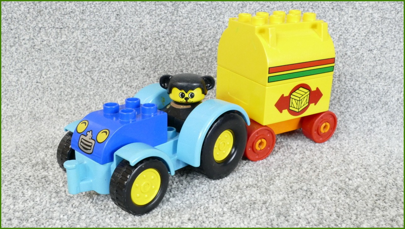 Lego Duplo traktor s vozíkem
